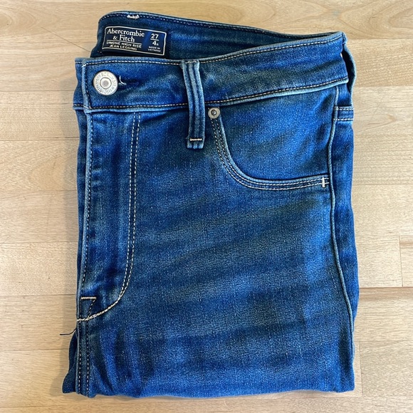 Abercrombie & Fitch Jeans - Picture 1 of 6